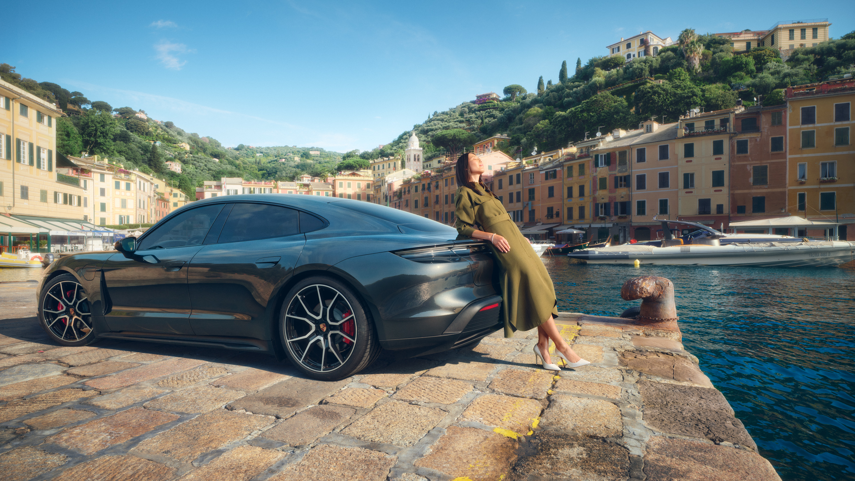 vividgrey-ALIBERTI_Porsche_Taycan05