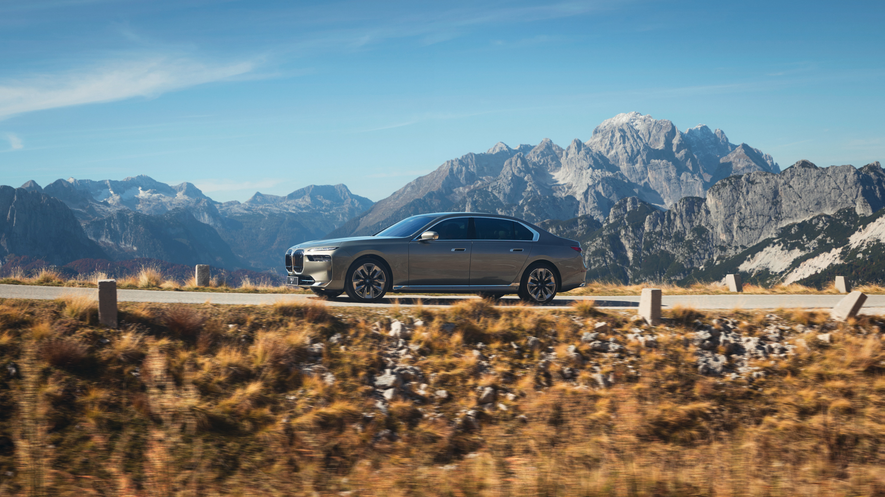 vividgrey_ADORF_BMW_i7_0342