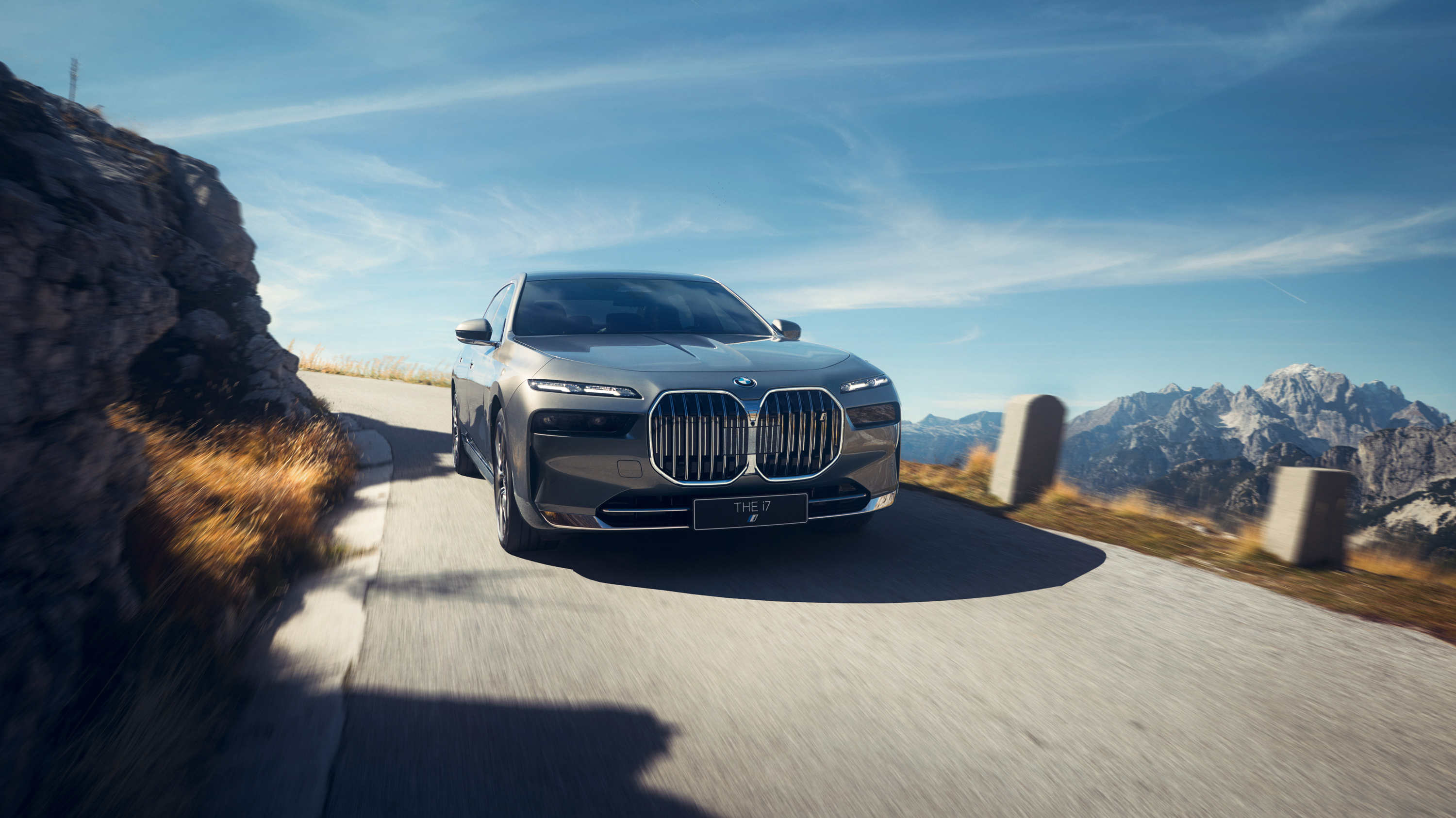 vividgrey_ADORF_BMW_i7_0360