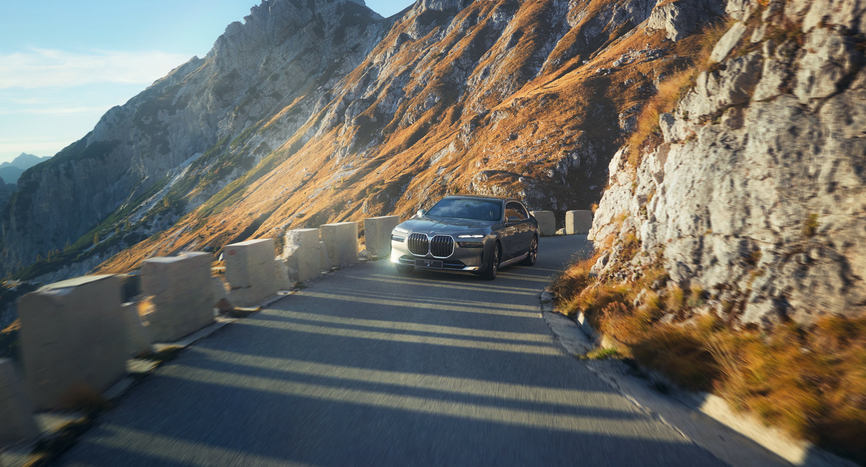 vividgrey_ADORF_BMW_i7_0868