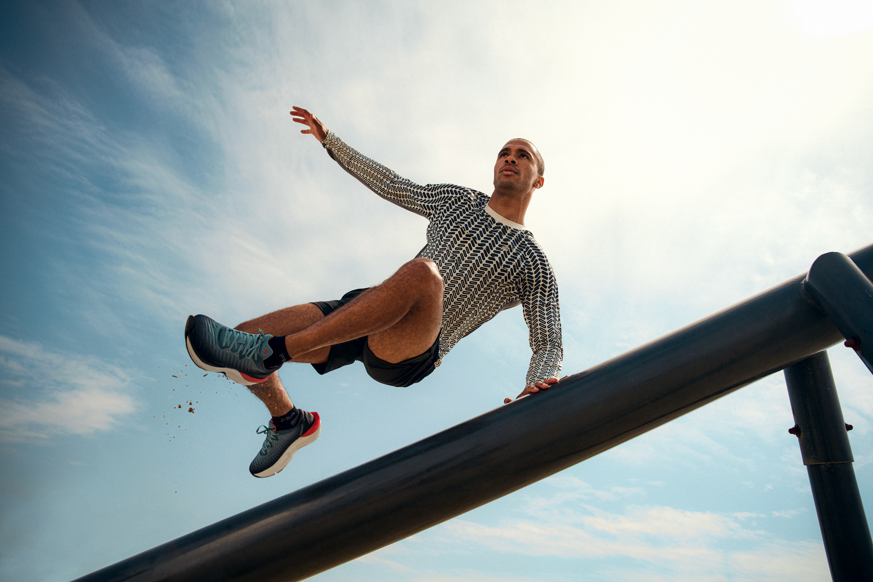 vividgrey_BISON_Fila_REACT_L2_MEN_165