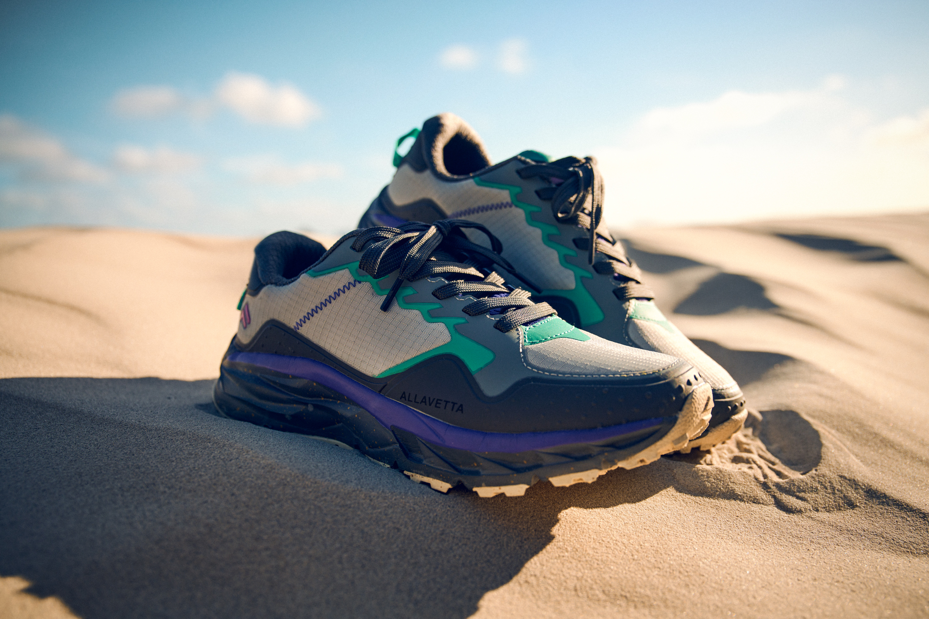 vividgrey_BISON_Fila_REACT_L4_WOMEN_900