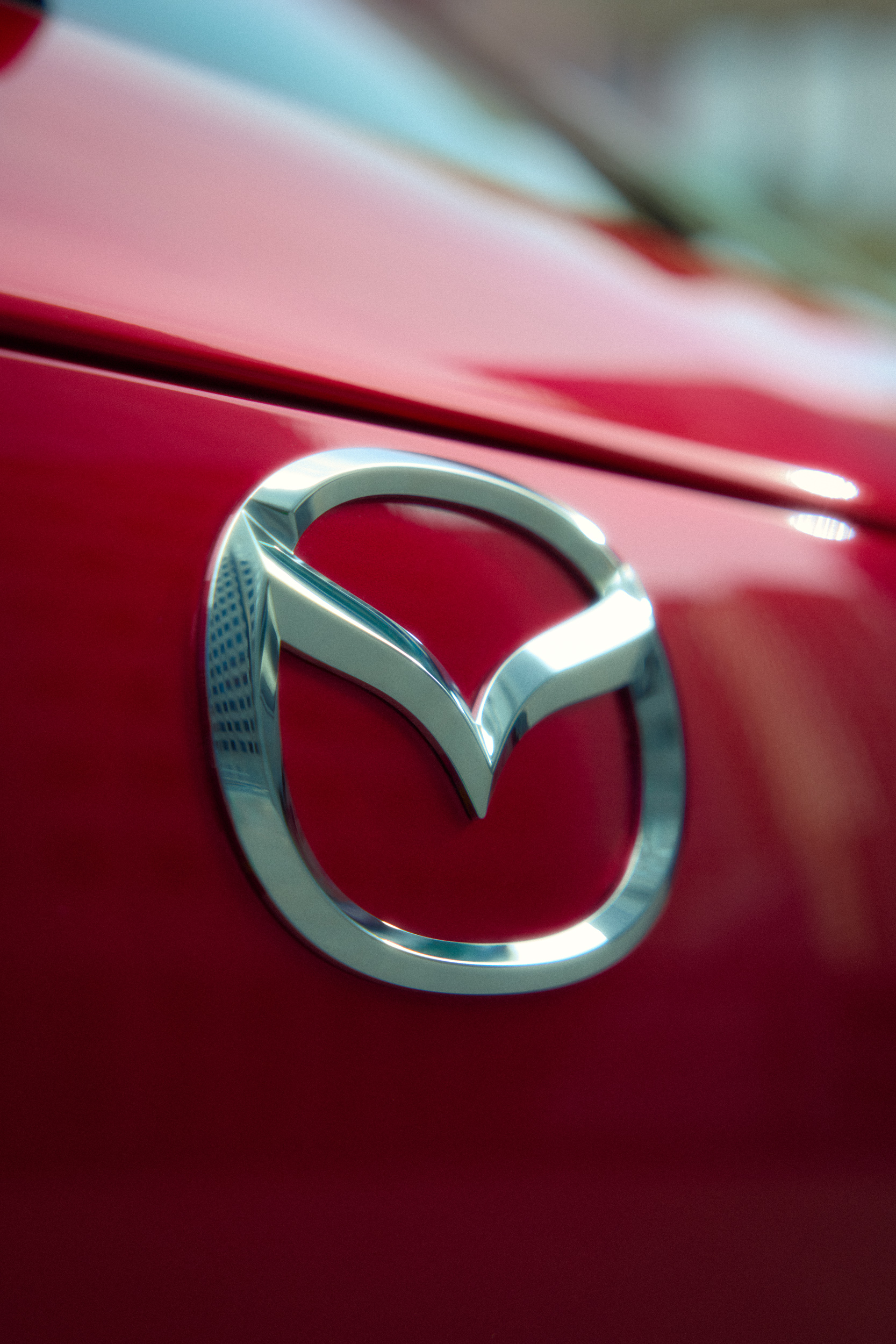 vividgrey-AMAT-GUENTHER_Mazda_03