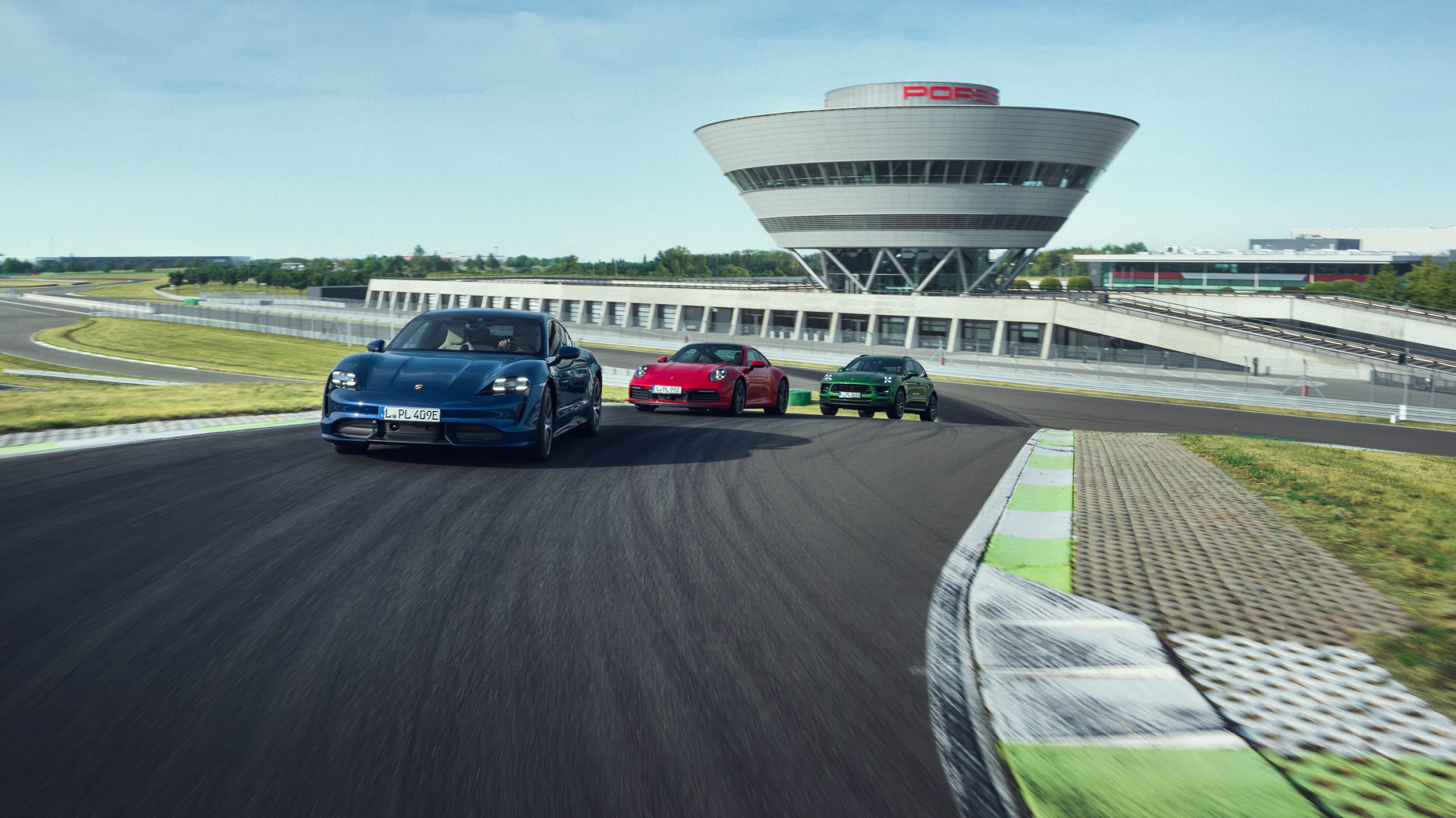 vividgrey_BABIC_Porsche-Leipzig_07