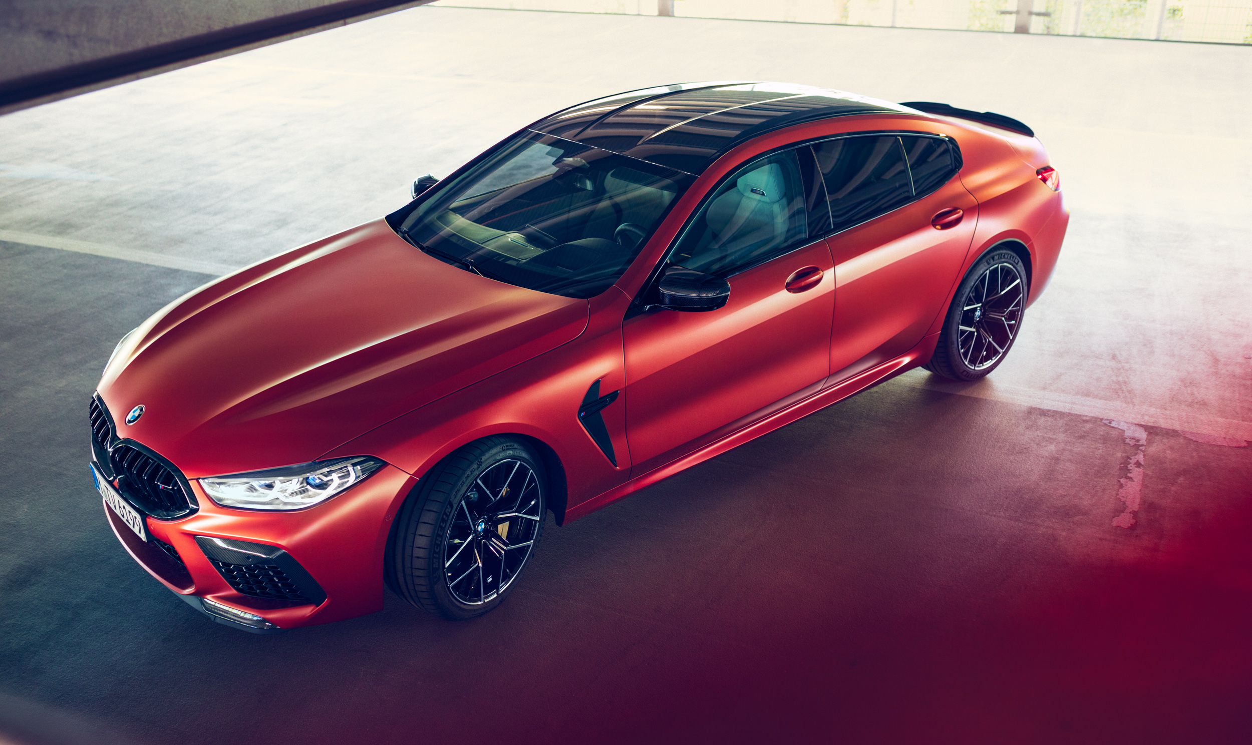 vividgrey_BREUN_BMW-M8_02