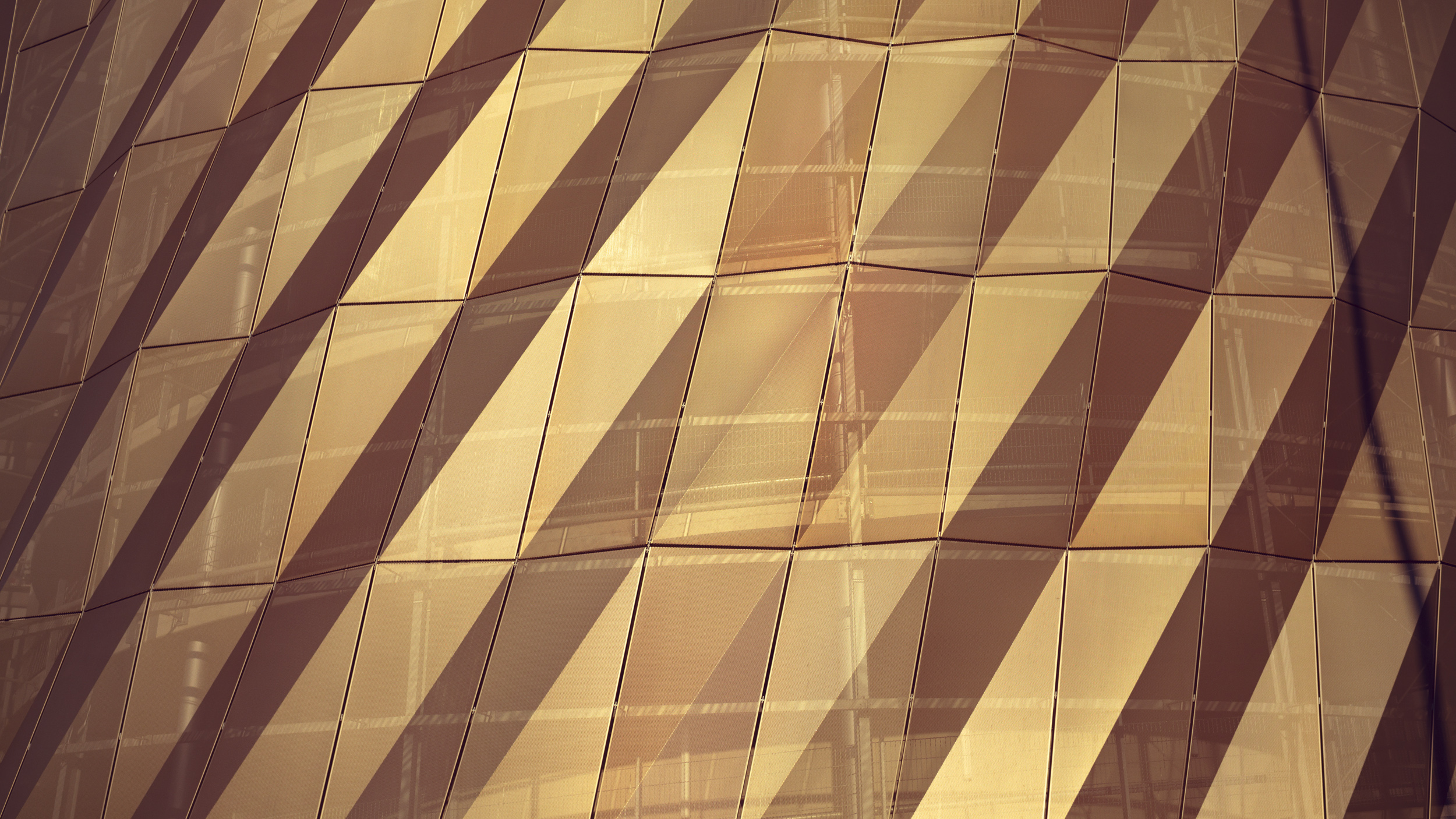 vividgrey_BREUN_BMW-M8_07