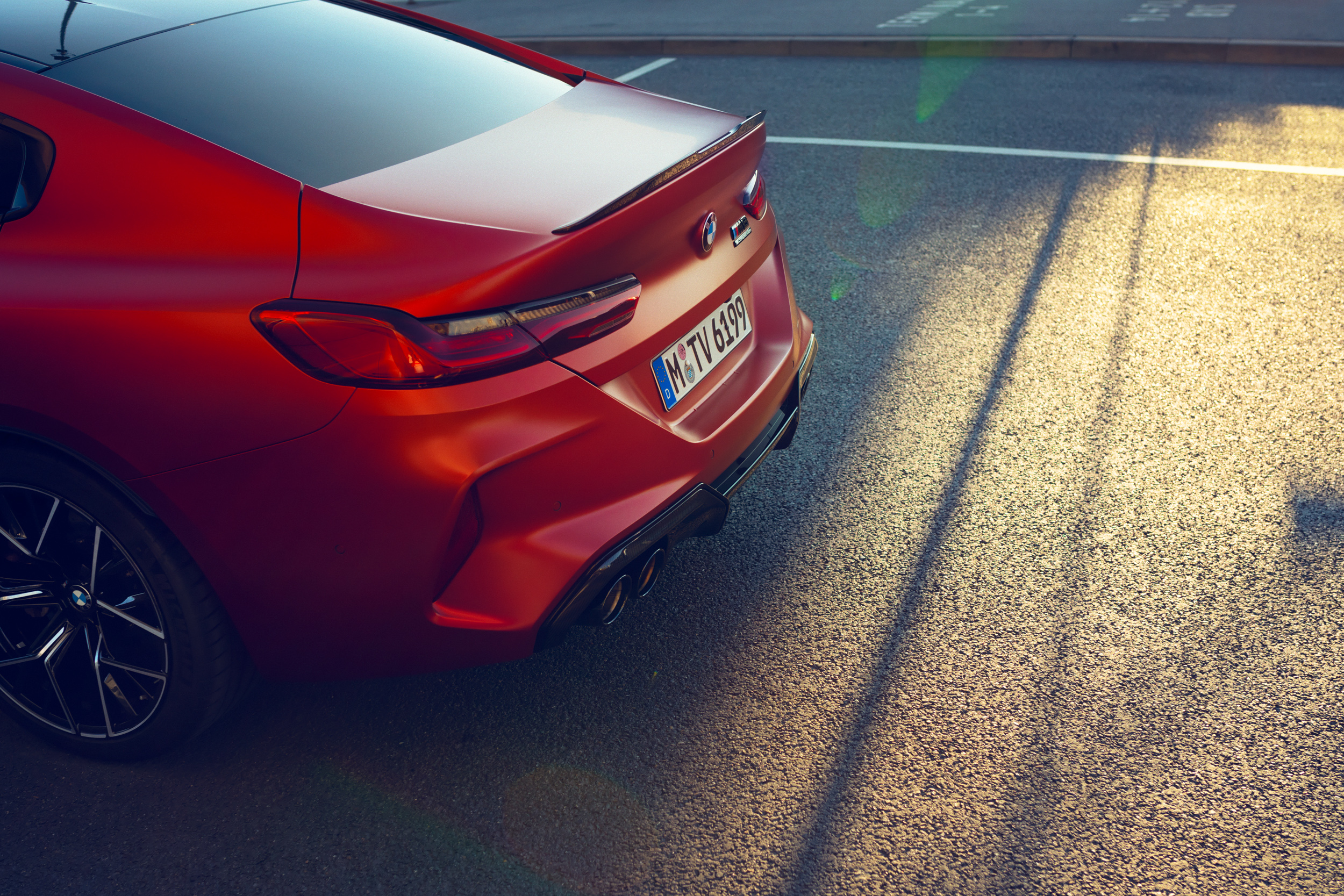 vividgrey_BREUN_BMW-M8_09