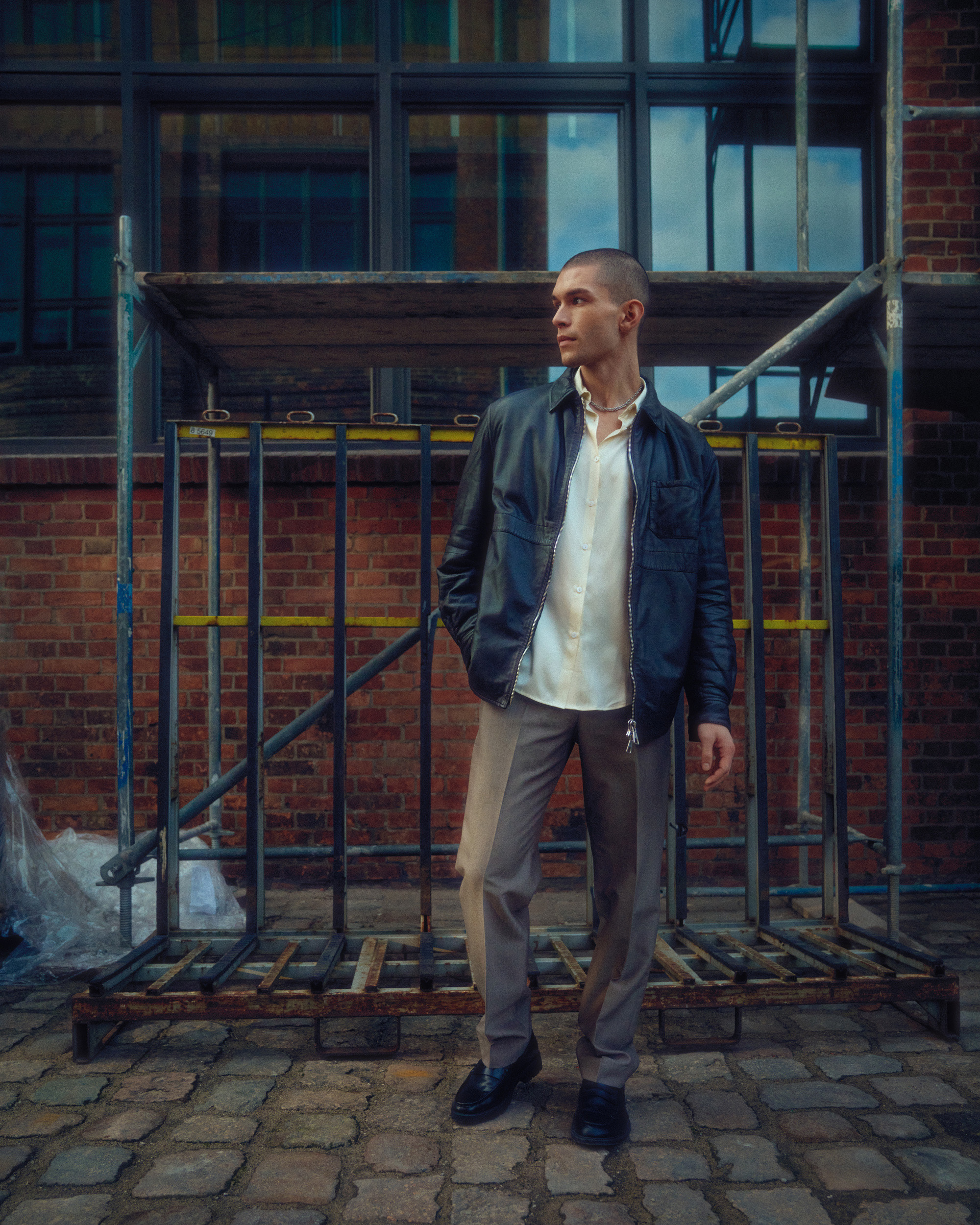 vividgrey_HANISCH_Akim_002_4-5