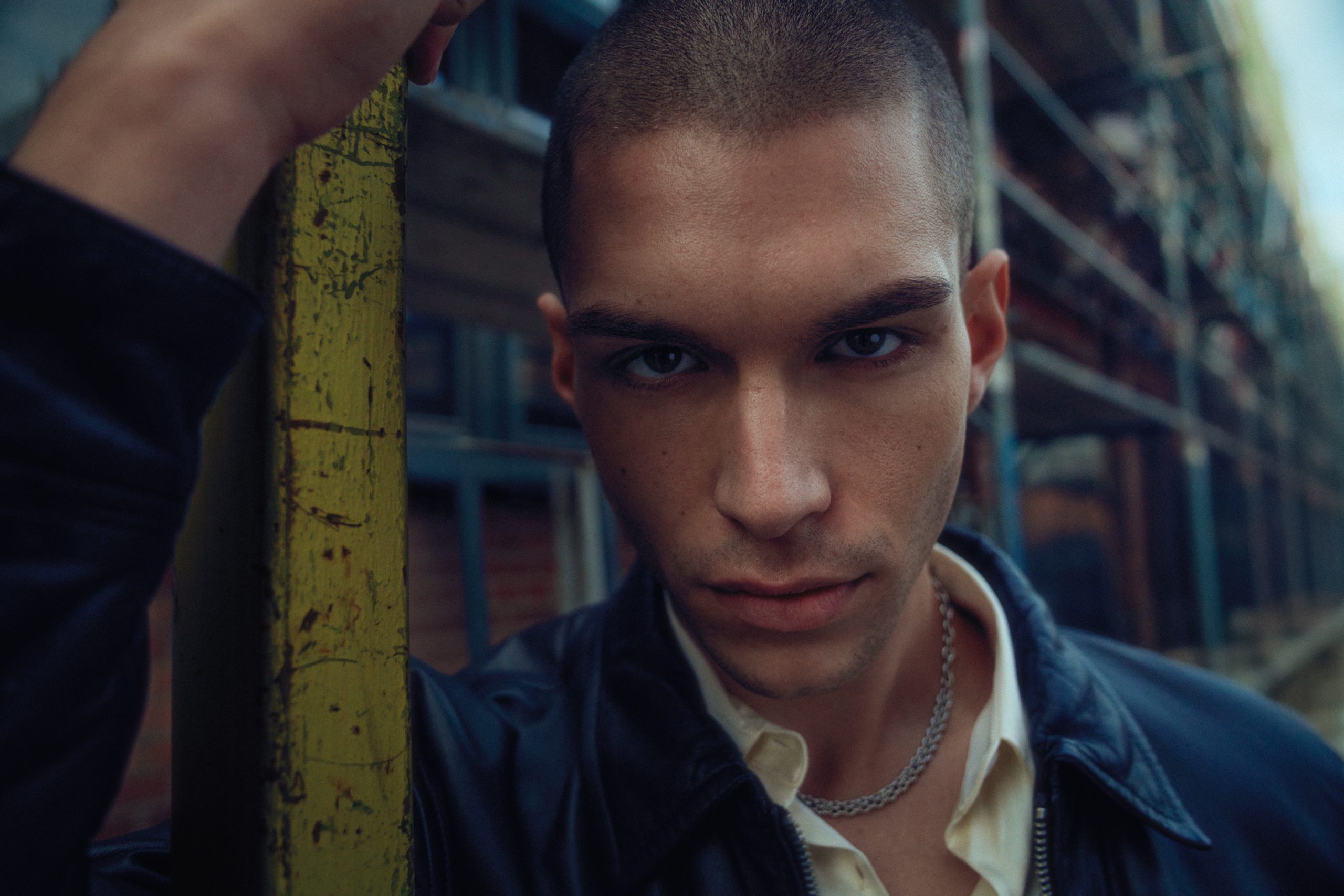 vividgrey_HANISCH_Akim_004