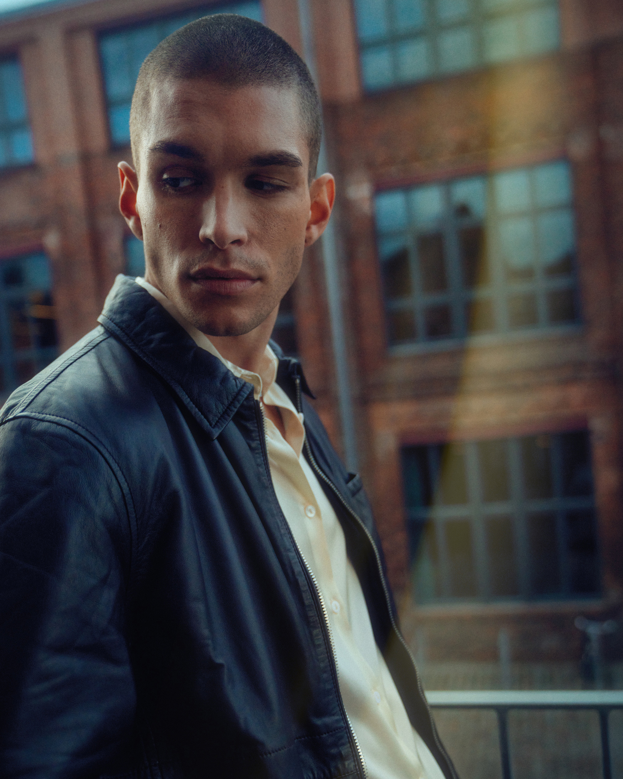 vividgrey_HANISCH_Akim_007_4-5