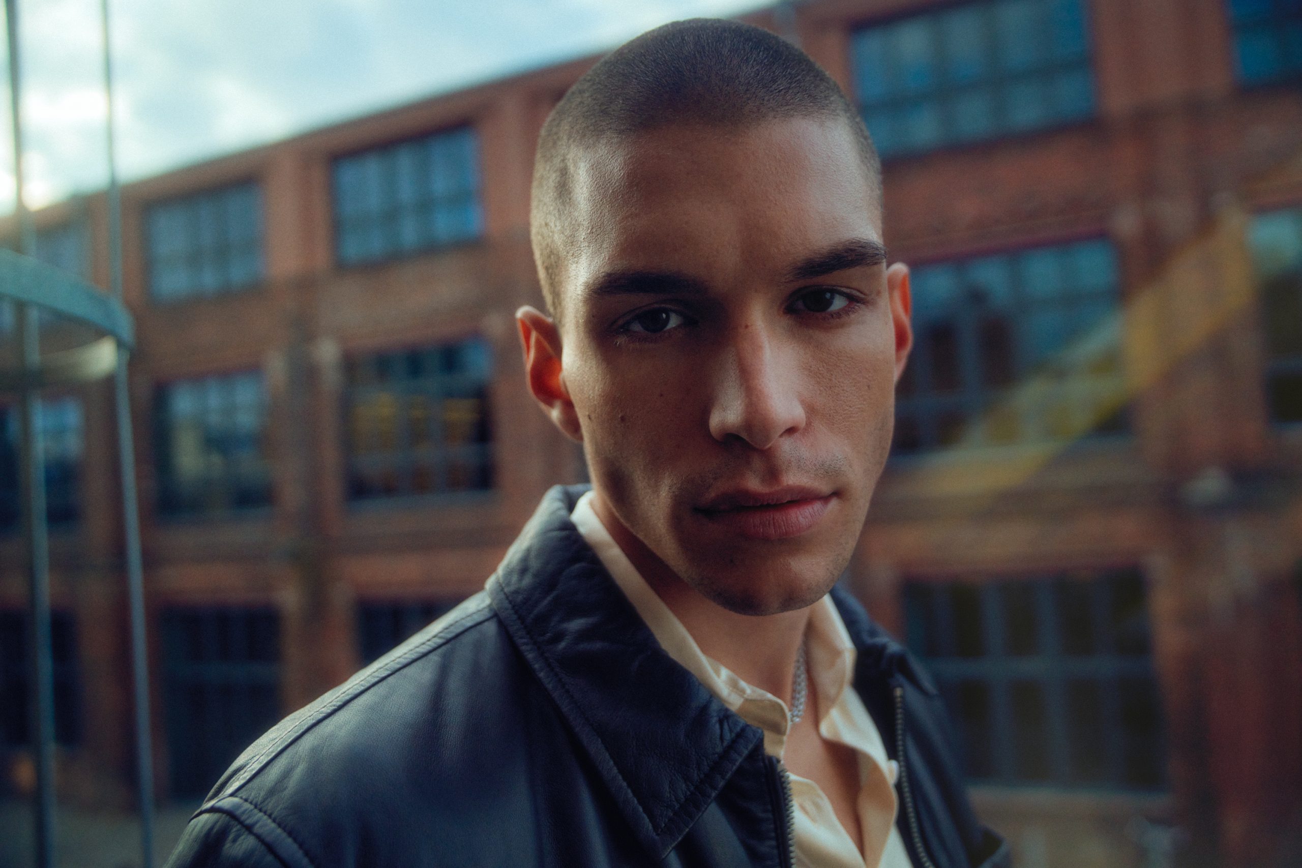 vividgrey_HANISCH_Akim_008