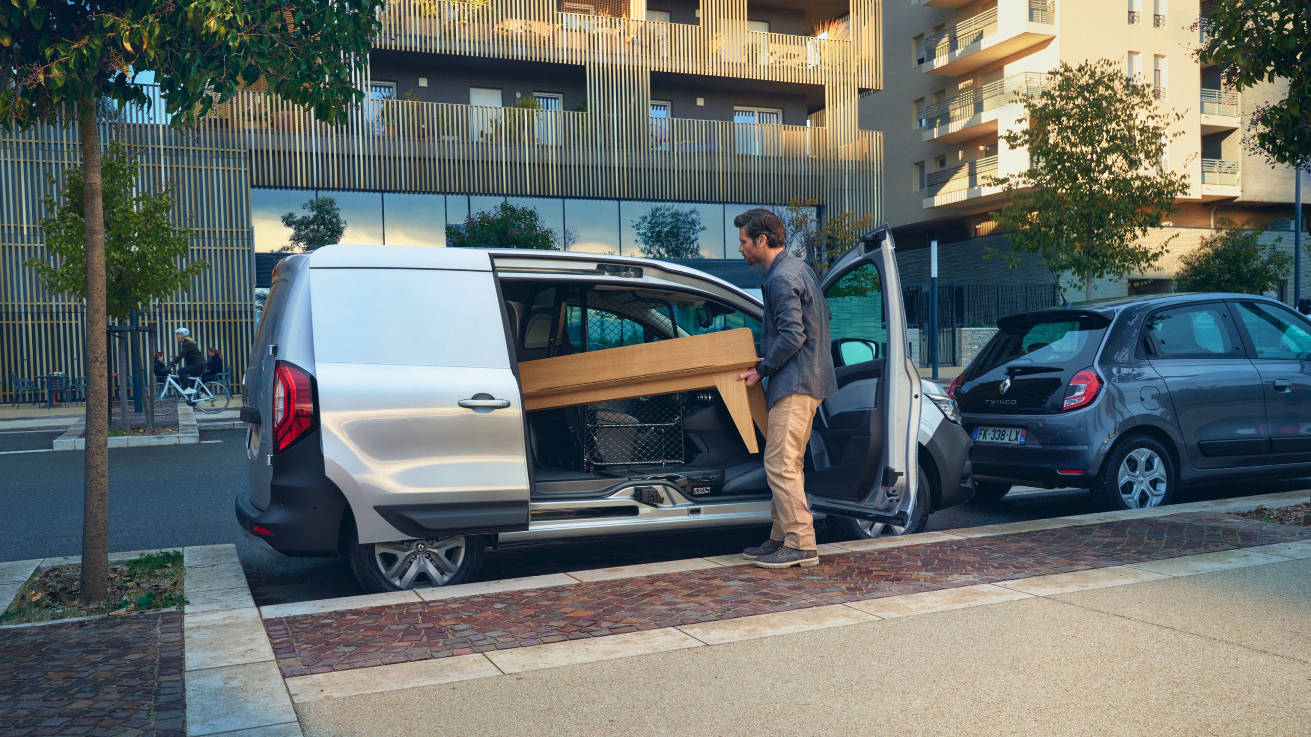 vividgrey_HANISCH_Renault_FFK010