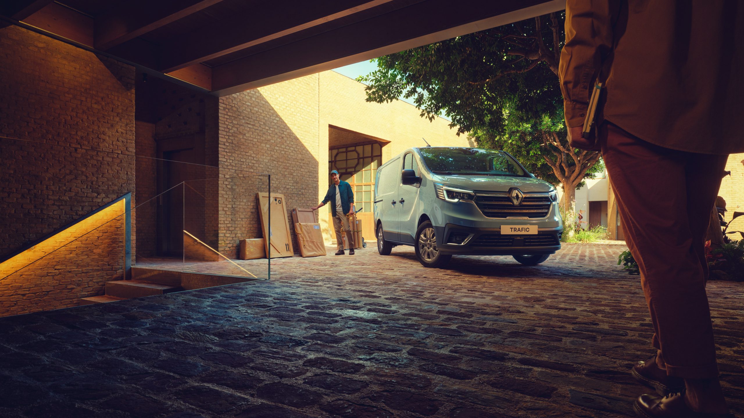 vividgrey_HANISCH_Renault_Trafic_L1H1_F005_08