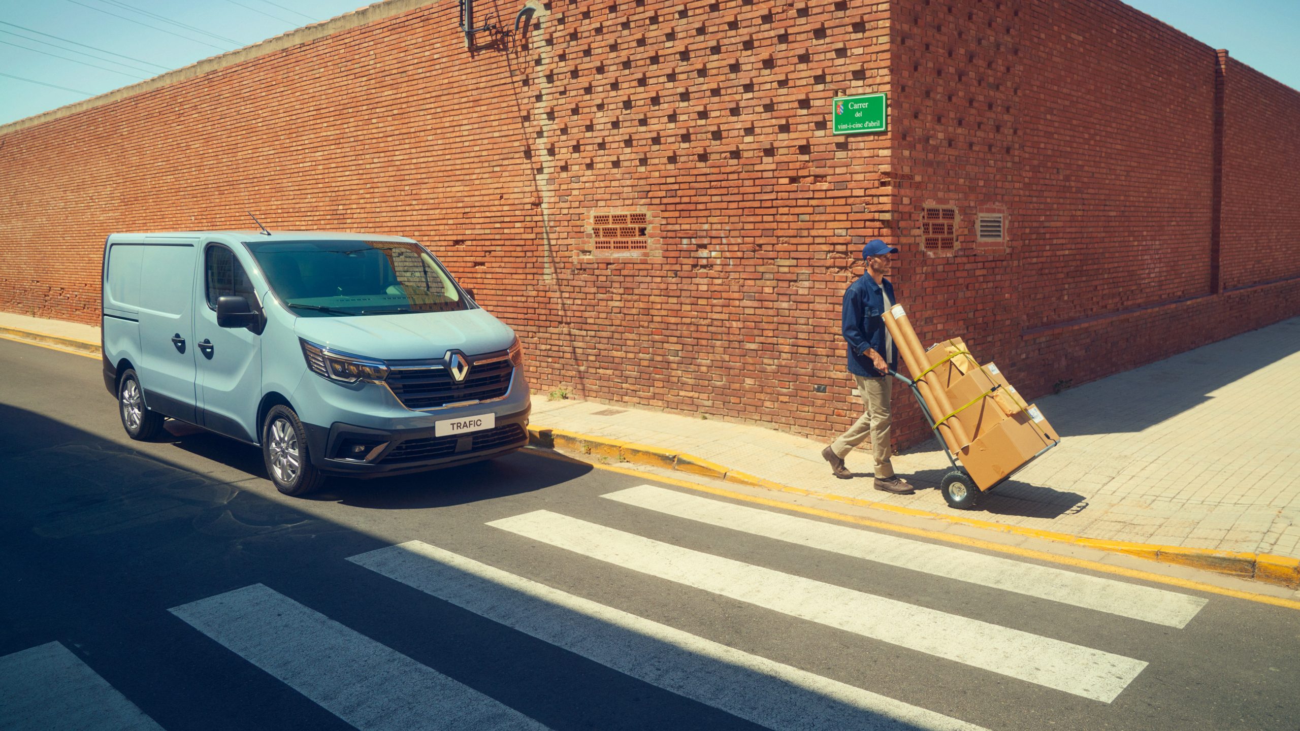 vividgrey_HANISCH_Renault_Trafic_L1H1_F013