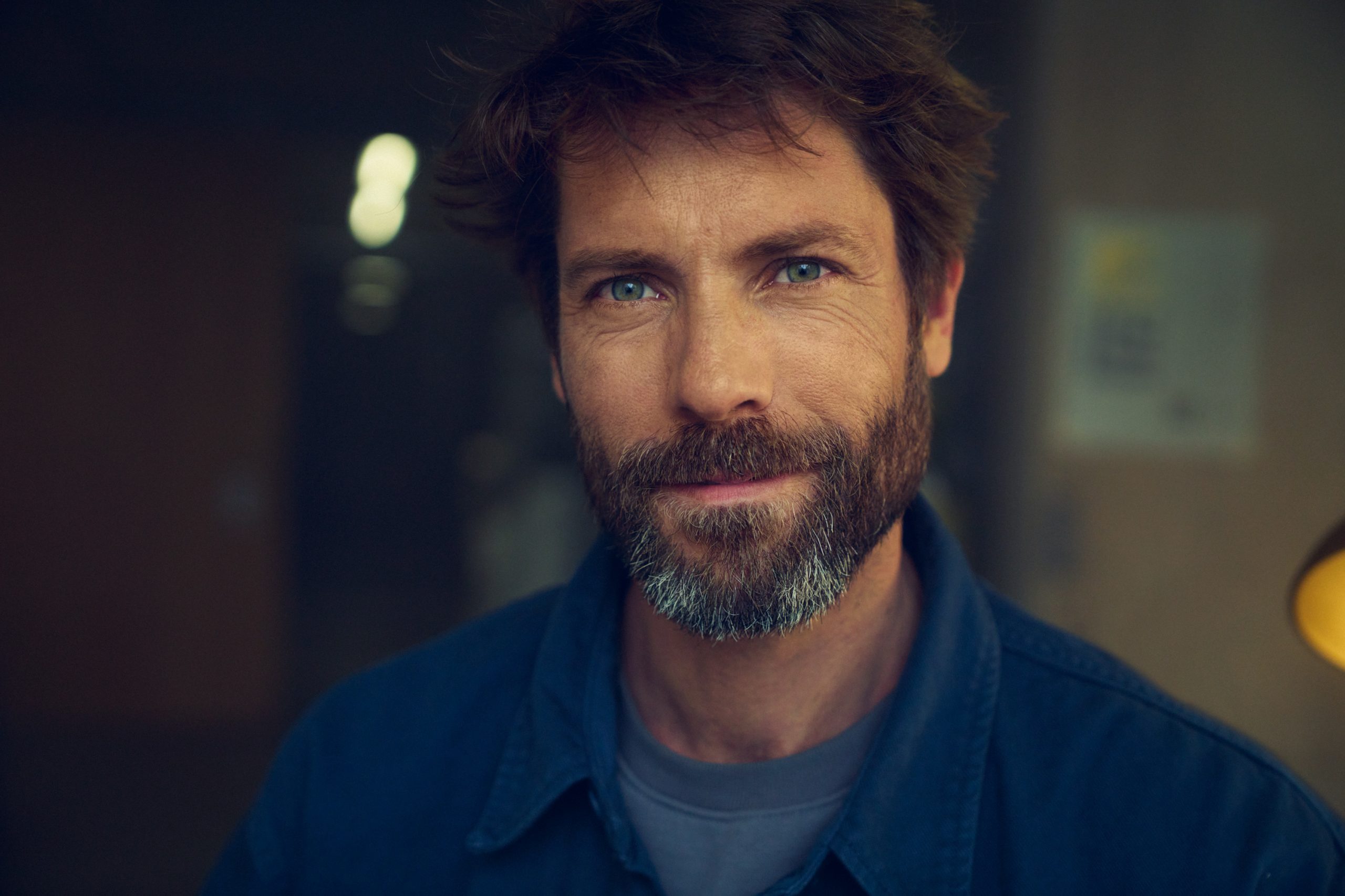 vividgrey_HANISCH_Renault_sideshot_0037