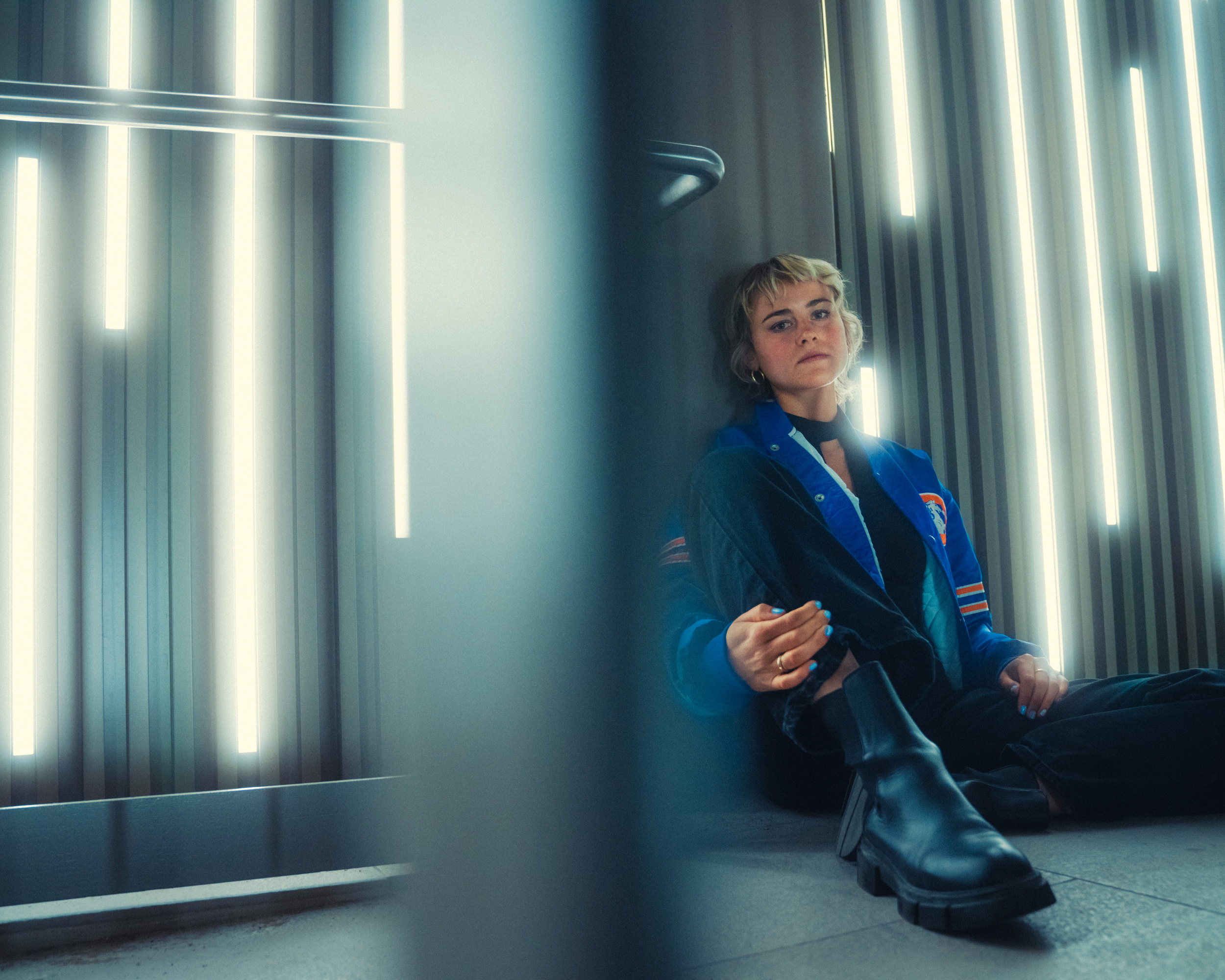 vividgrey_KUEHN_AlbaAtari_4650_01_crop