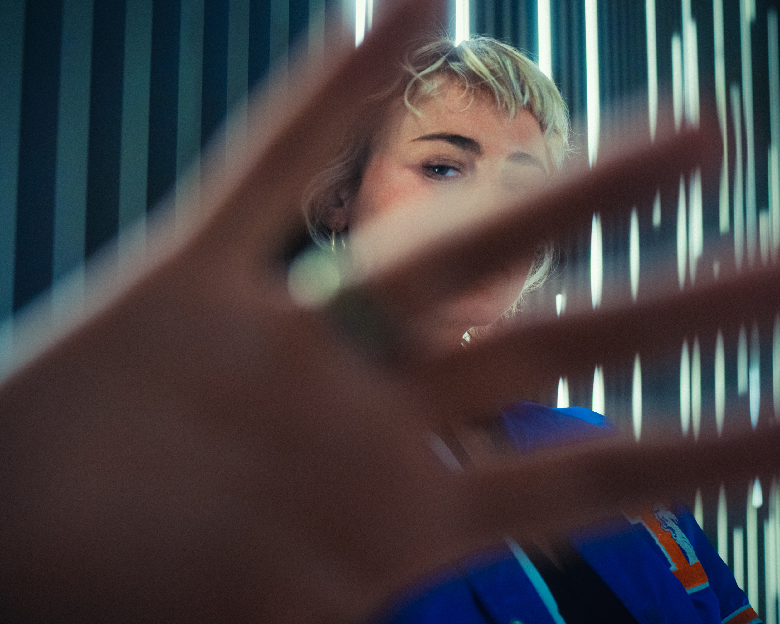 vividgrey_KUEHN_AlbaAtari_4808_01_crop