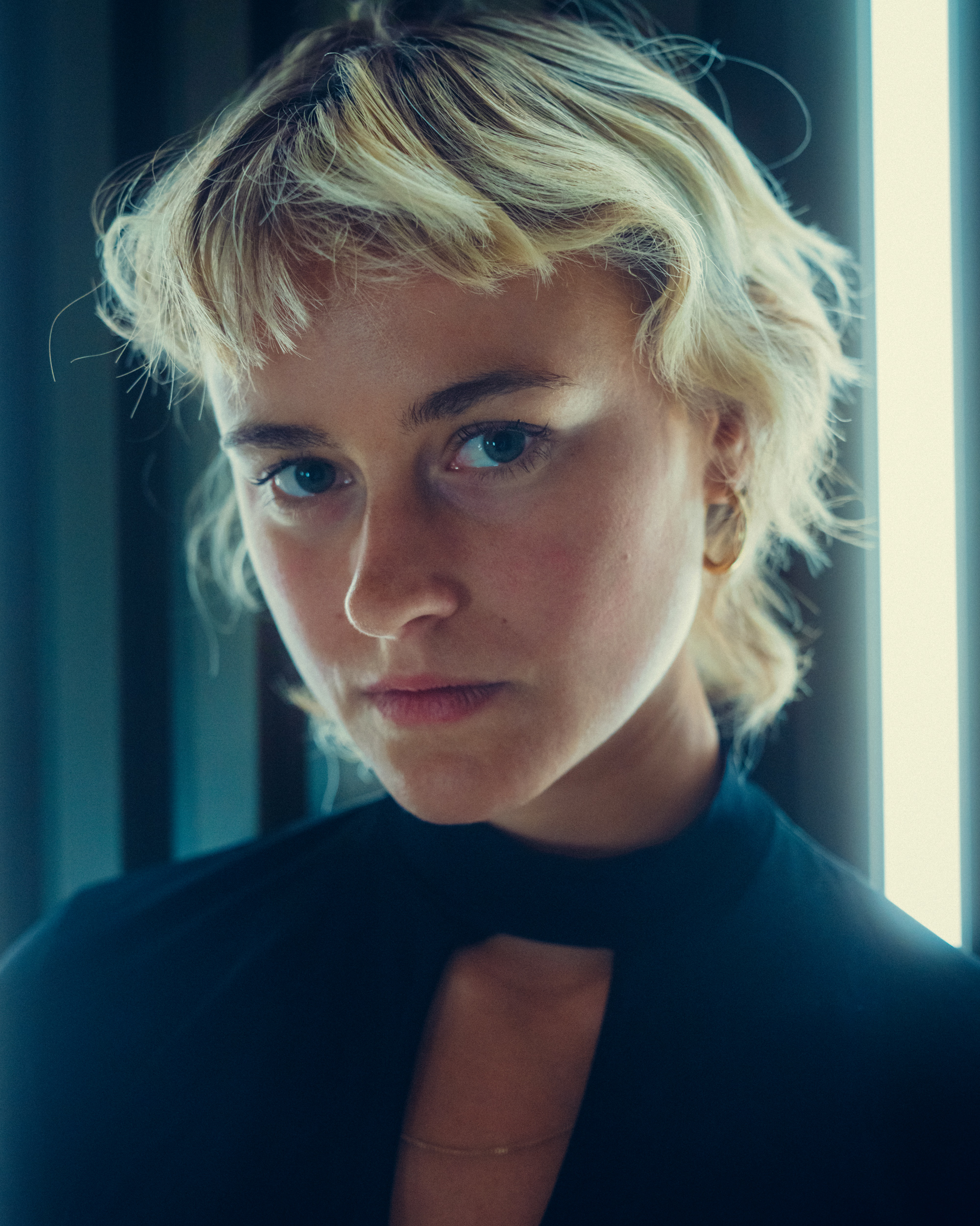 vividgrey_KUEHN_AlbaAtari_5341_01_crop