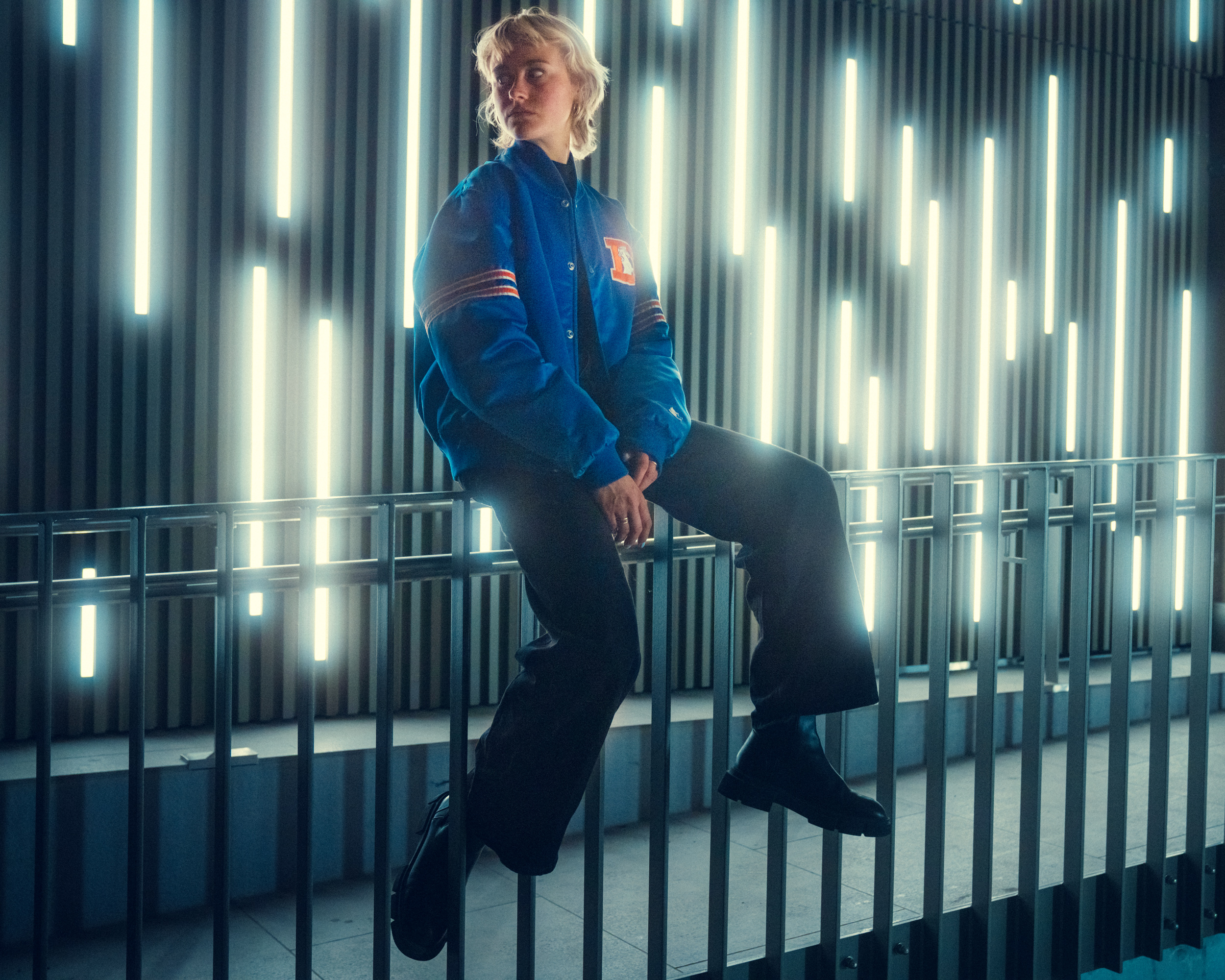 vividgrey_KUEHN_AlbaAtari_5434_01_crop