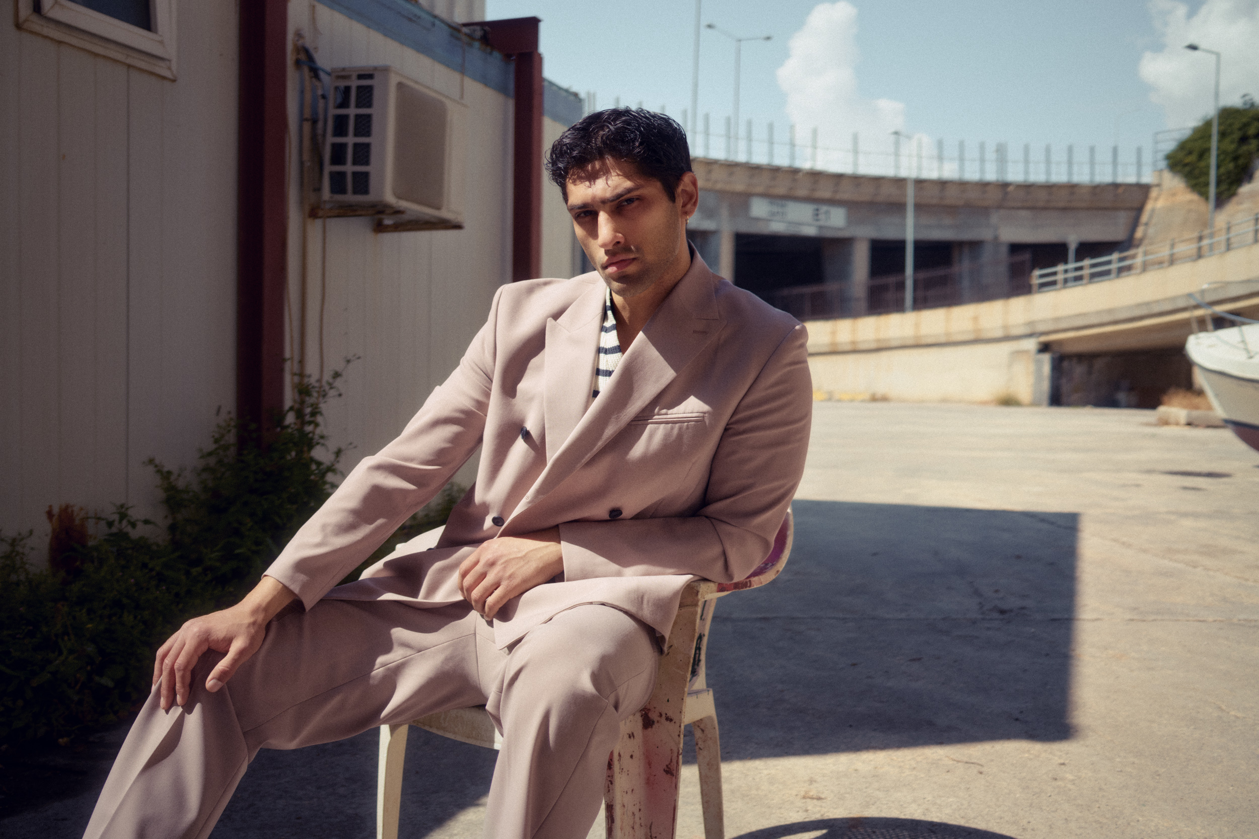 vividgrey_KUEHN_Athens_03