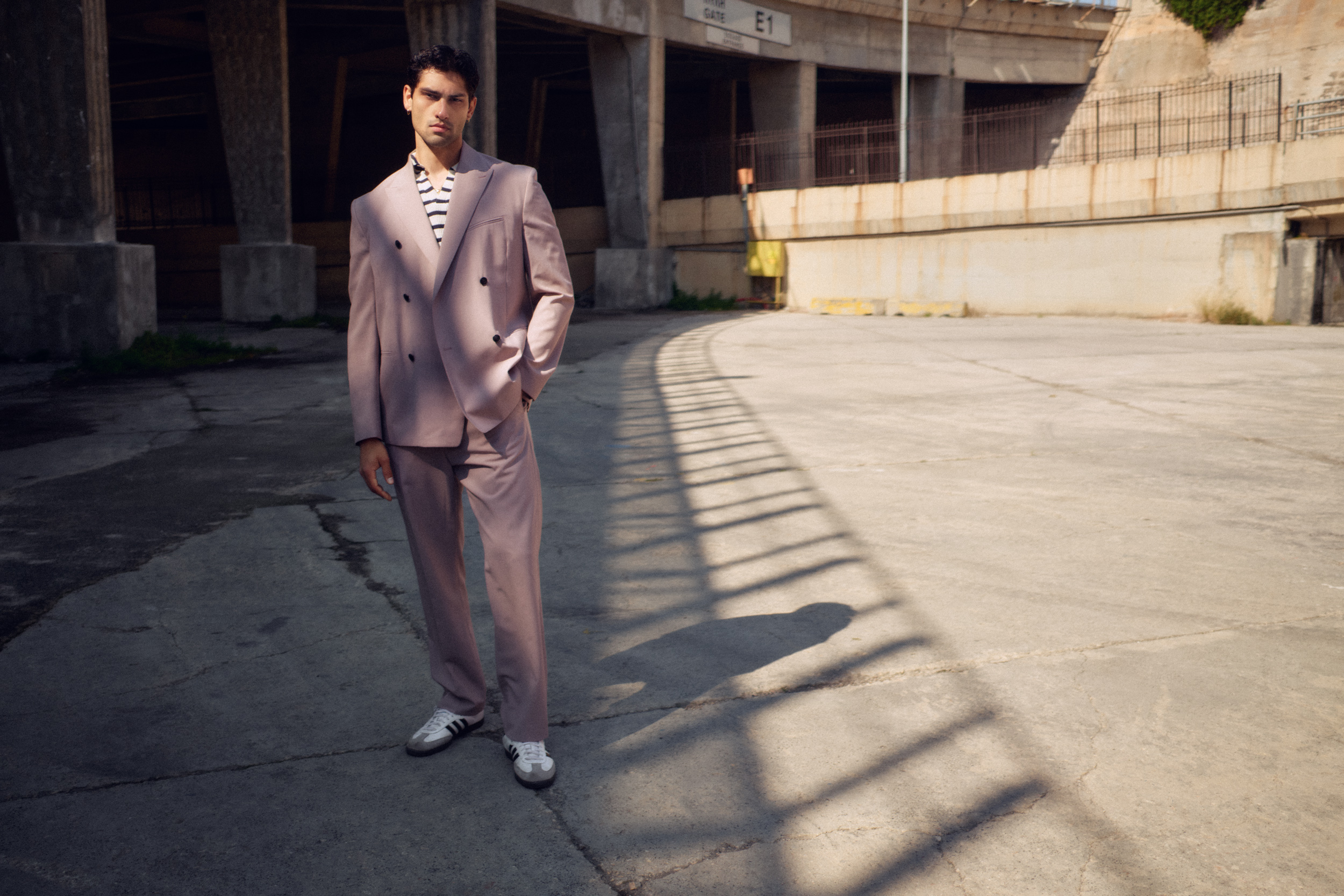 vividgrey_KUEHN_Athens_13