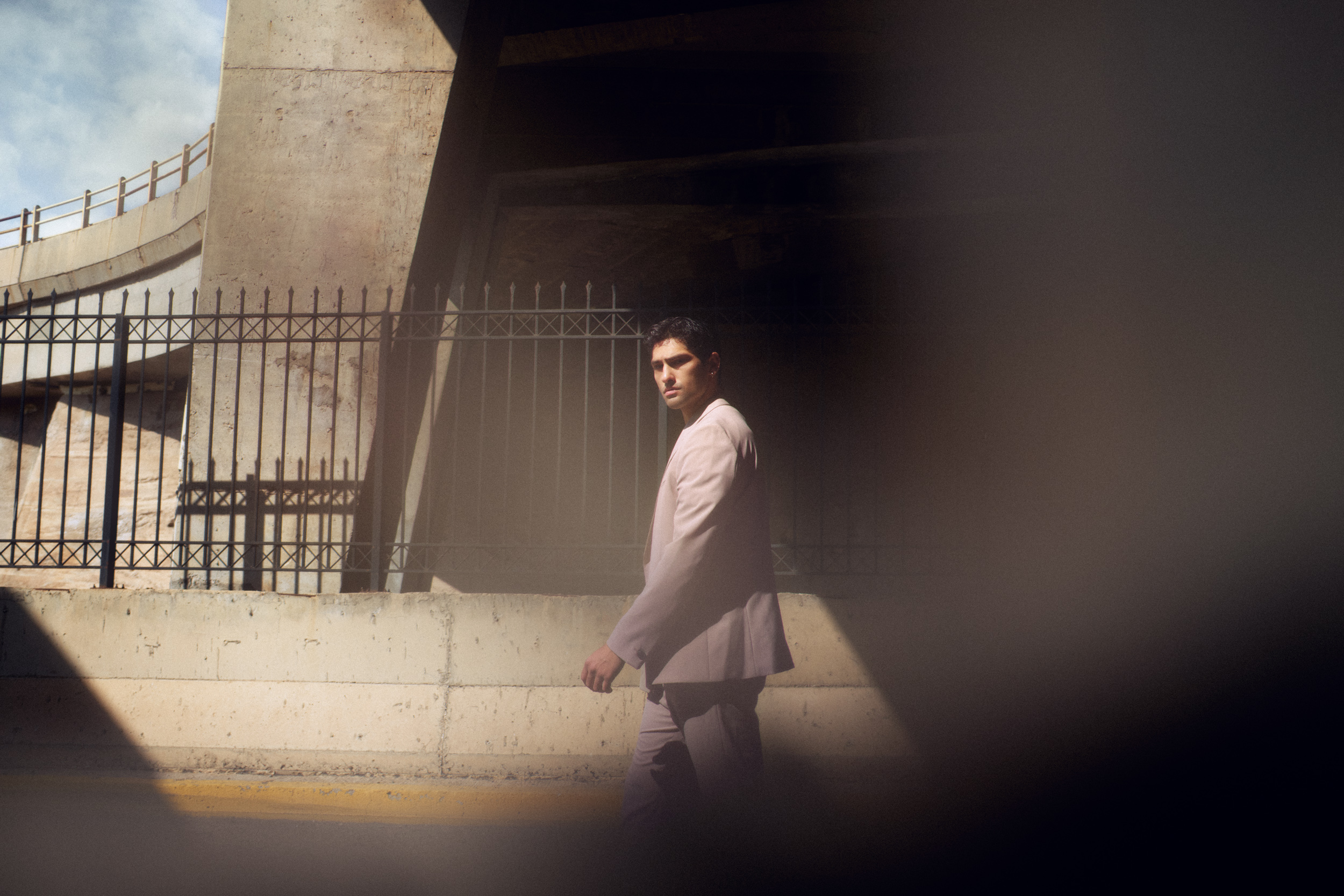 vividgrey_KUEHN_Athens_17