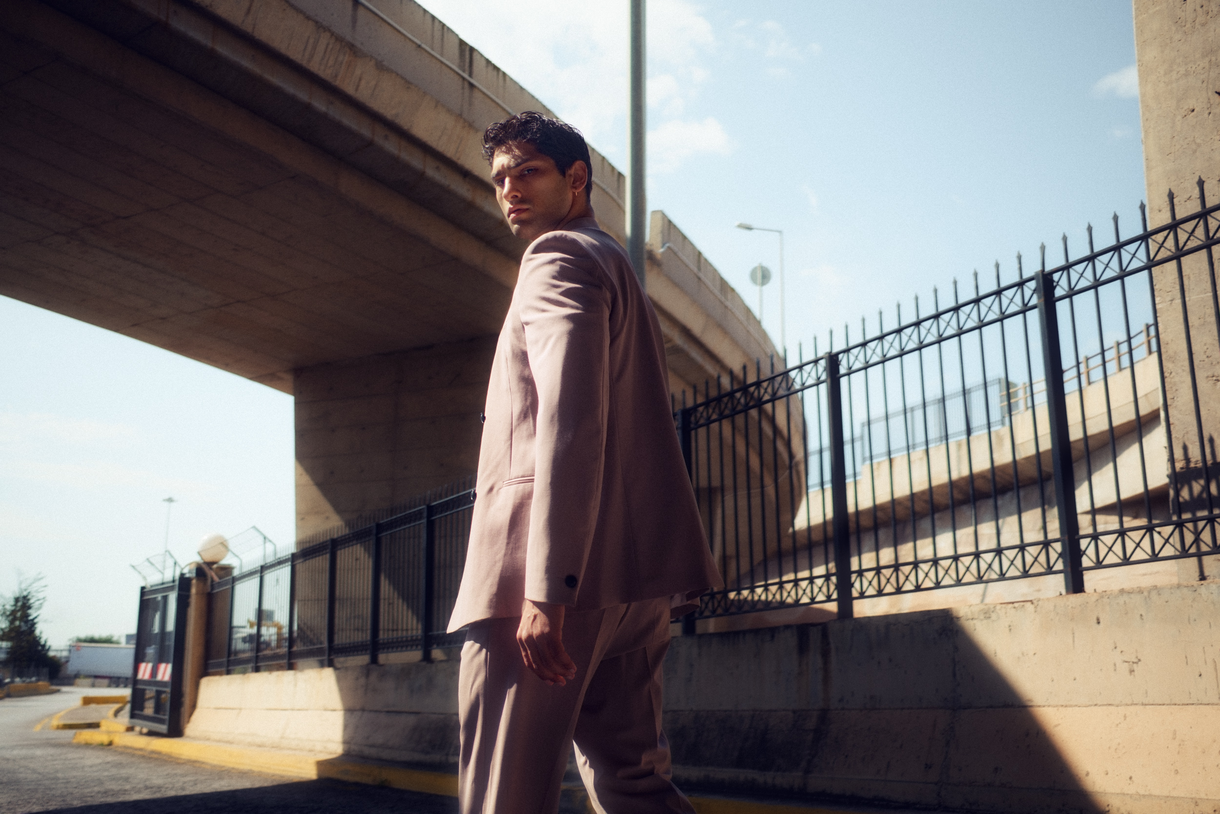 vividgrey_KUEHN_Athens_20