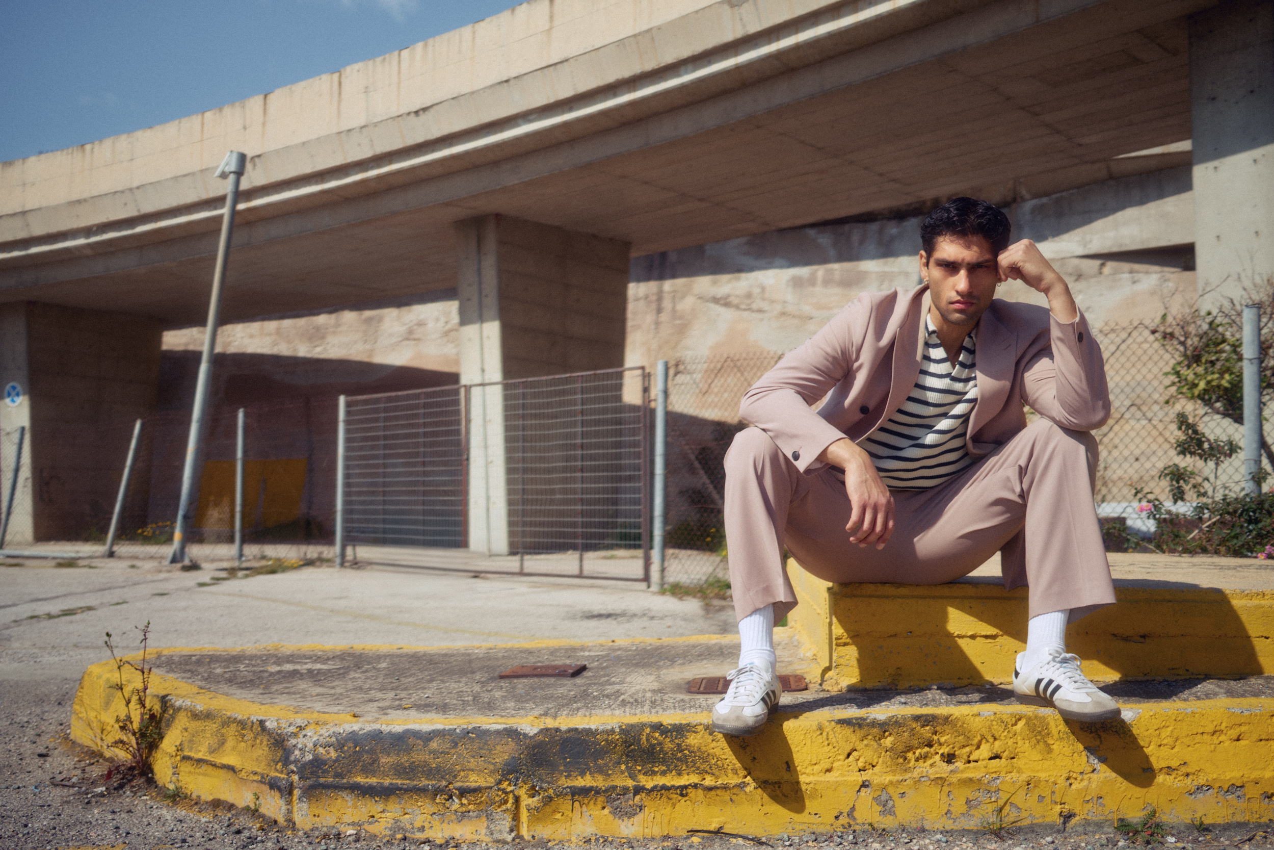 vividgrey_KUEHN_Athens_23