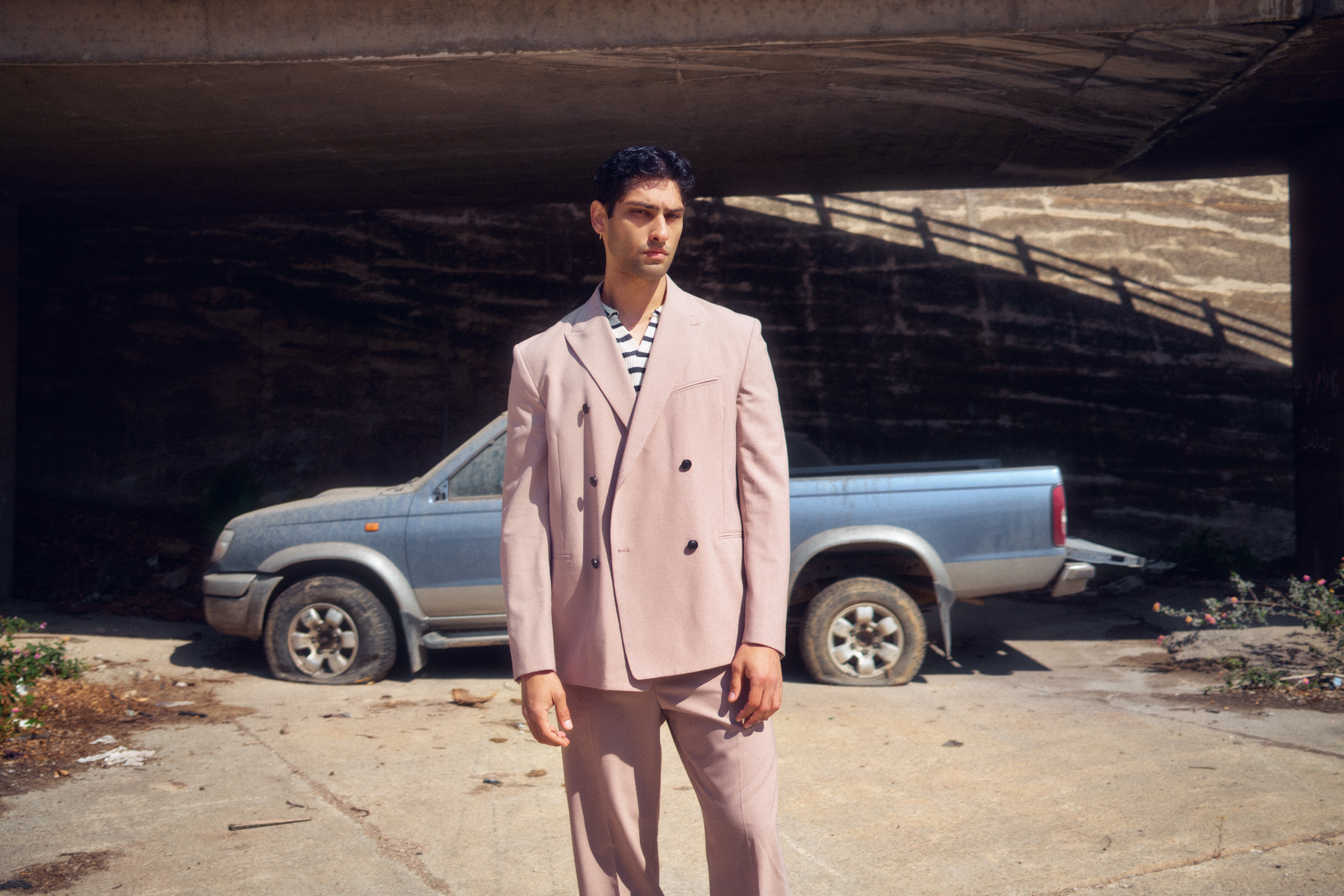 vividgrey_KUEHN_Athens_25